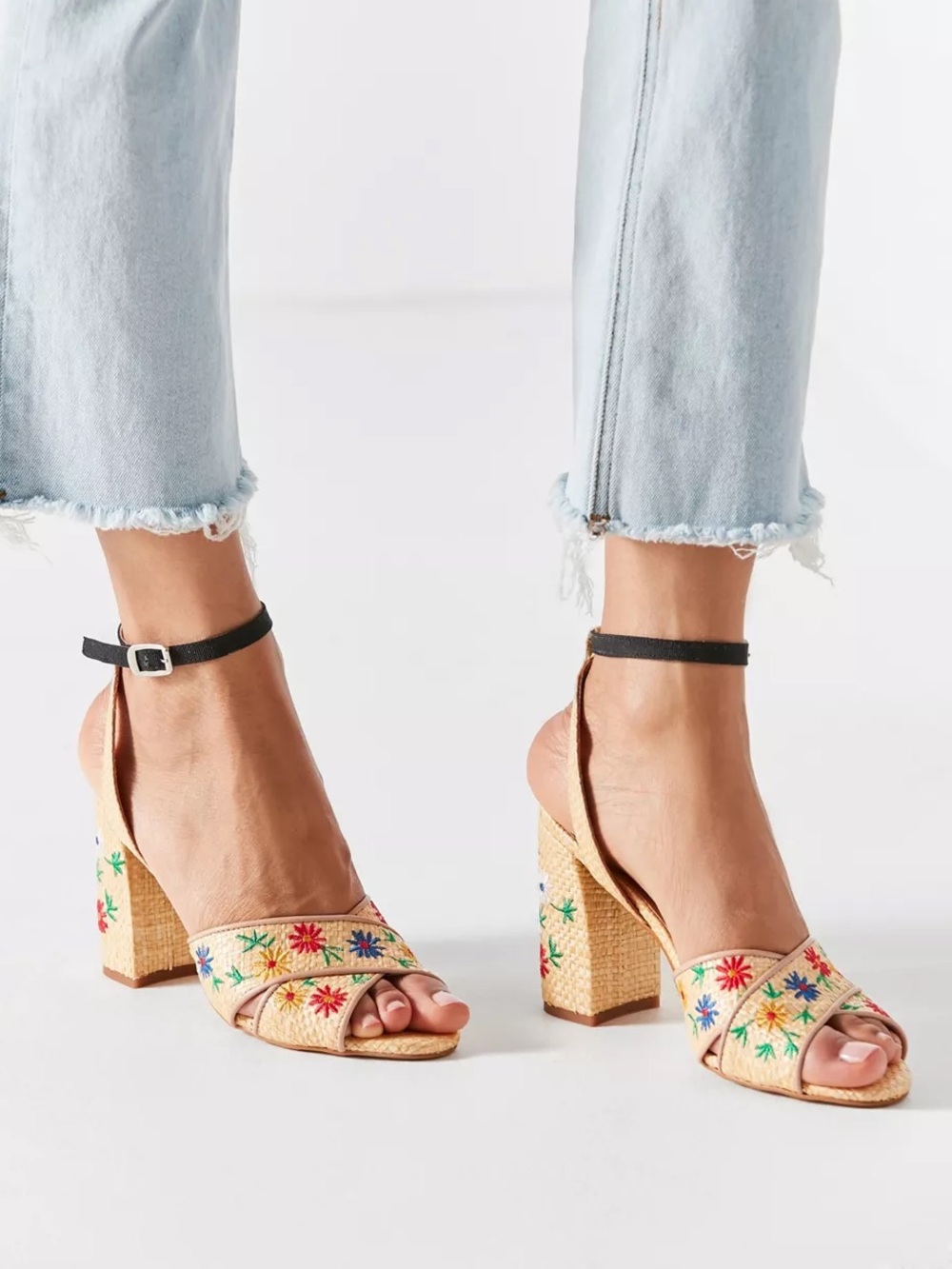 EUC Crosswalk Oralisa Raffia Floral Heel 38/7.5